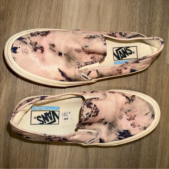Vans Floral Dye Slip On Shoes - Picture 3 of 7